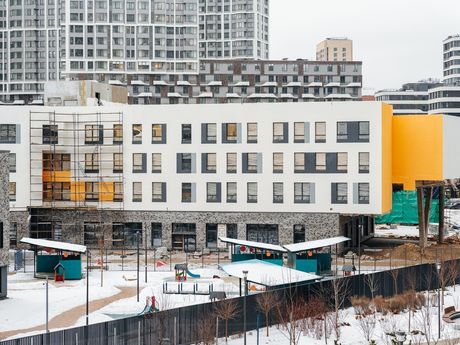 Донстрой завершает фасады в школе проекта 